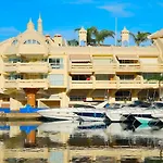 La Colina & Pool *