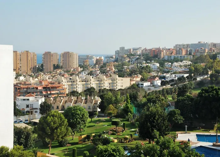 La Colina & Pool Торремолинос